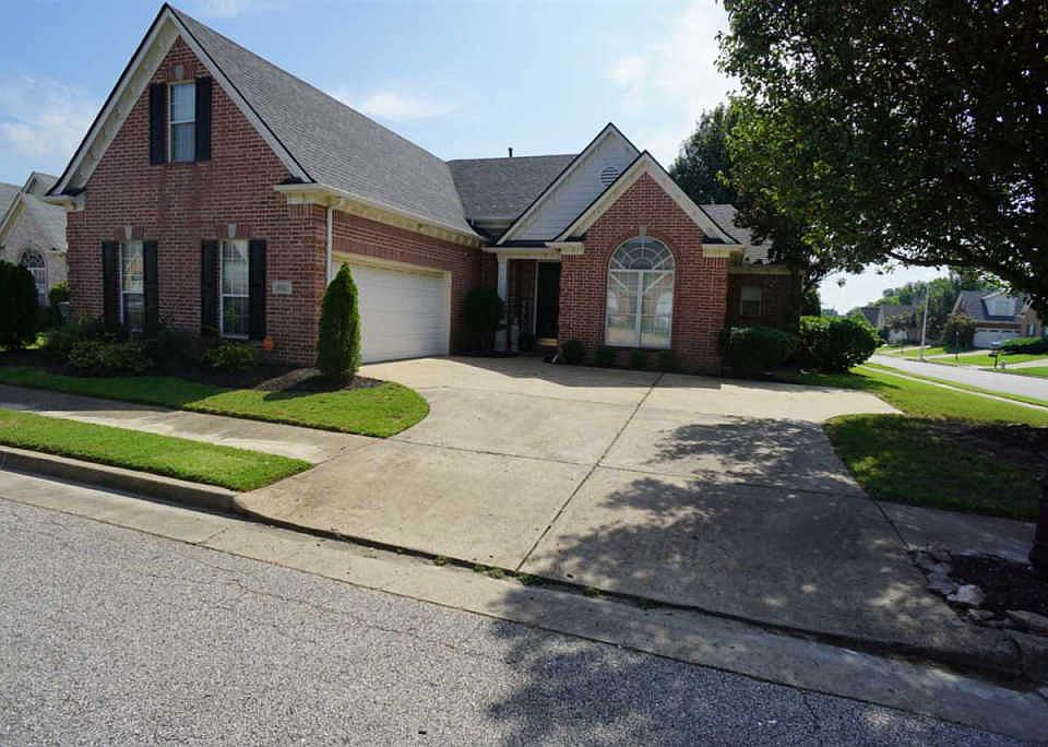 1st image of 932 Nesting Wood Cir W