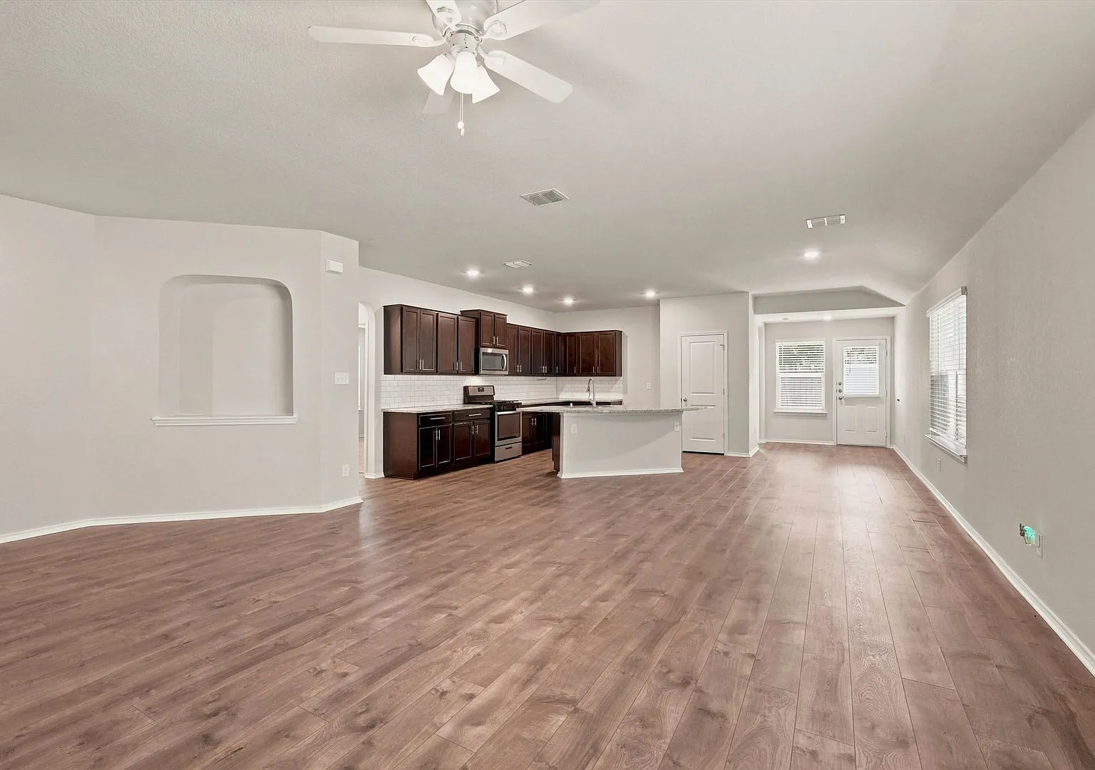 Beautiful Bulverde Home in Comal ISD Move-In Ready! — Photo 4