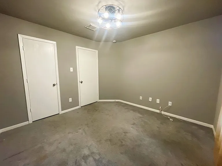 1410 Danby Heath Ln — Photo 10