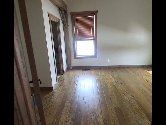 5th image of 412 W Harrison St #B