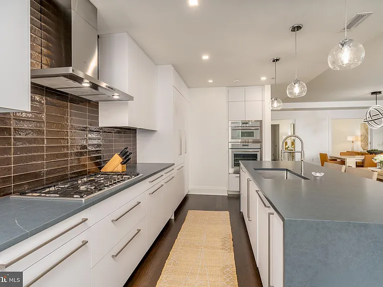 310 Strand St #503 — Photo 12