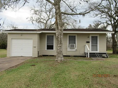 318 Circle Way St Photo 1