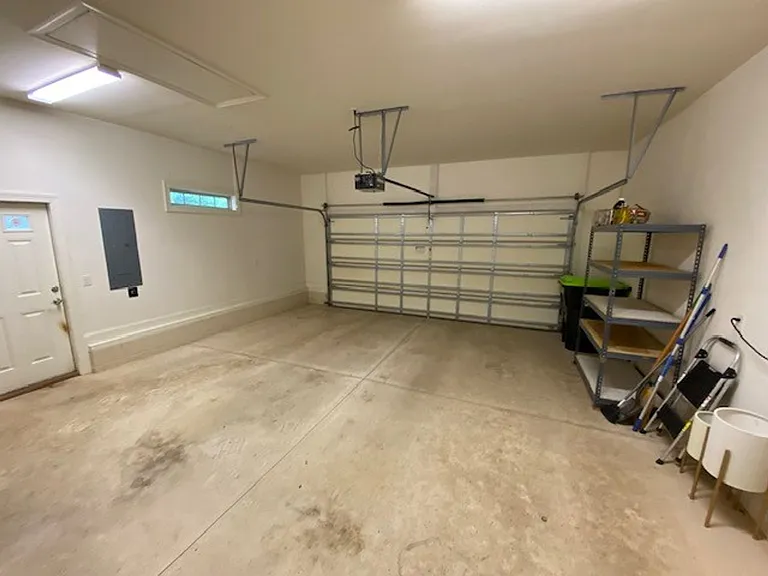 1333 Garden Springs Ct — Photo 34