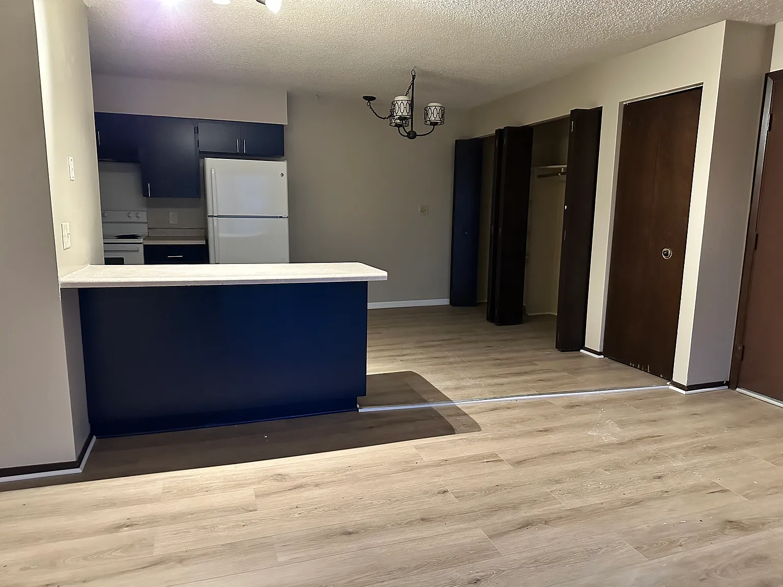 2 bed, 1000 sqft, $1,550 — Photo 2