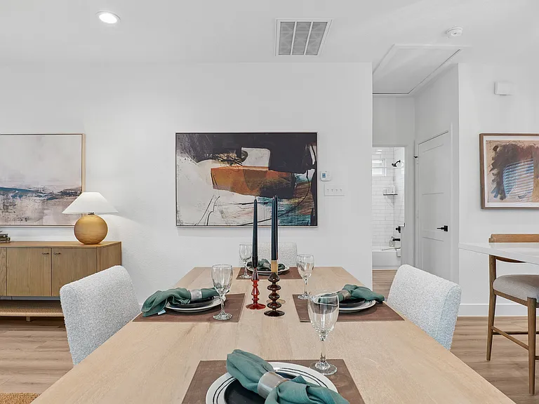 Ellery Lane Apartments Dining Area