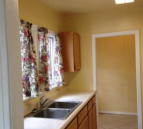 3rd image of 1522 Acacia Ave