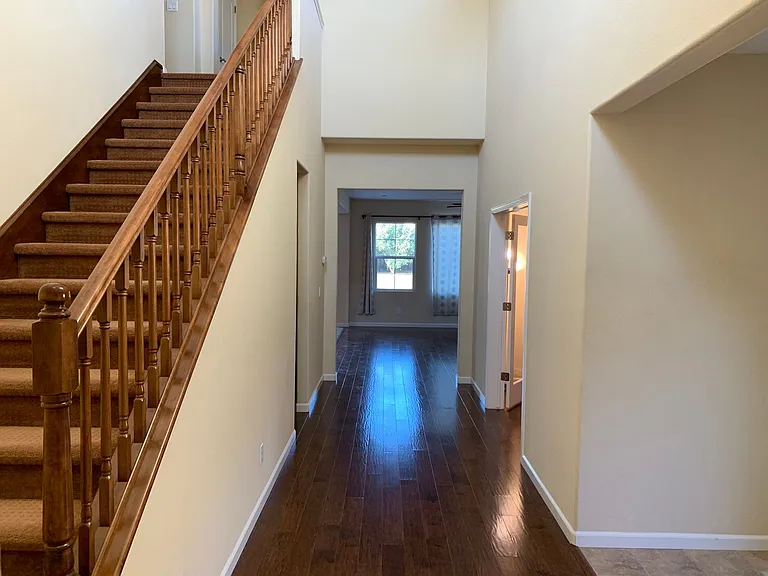 819 N Museo Dr — Photo 4