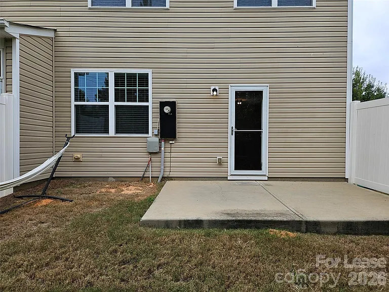 3233 Yarmouth Ln — Photo 18