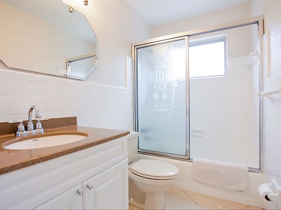 4th image of 274 Miramar Ave