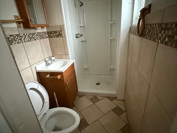 3rd image of 14001 Bedford Rd NE APT 6F