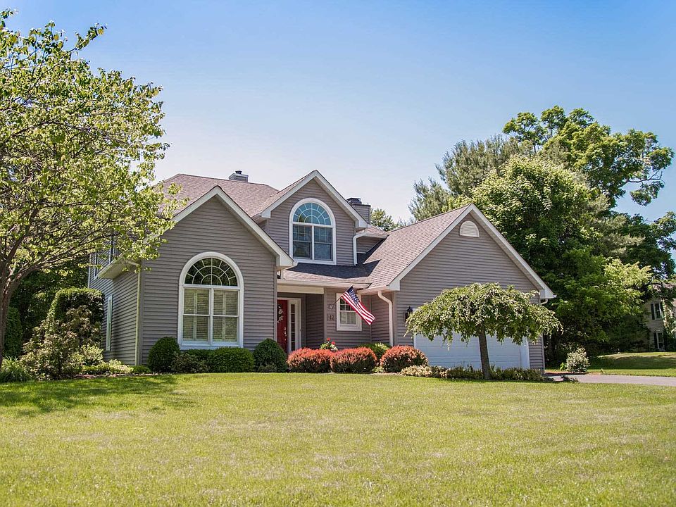 1st image of 42 Mansion Dr