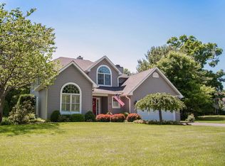 42 Mansion Dr, Hyde Park, NY 12538