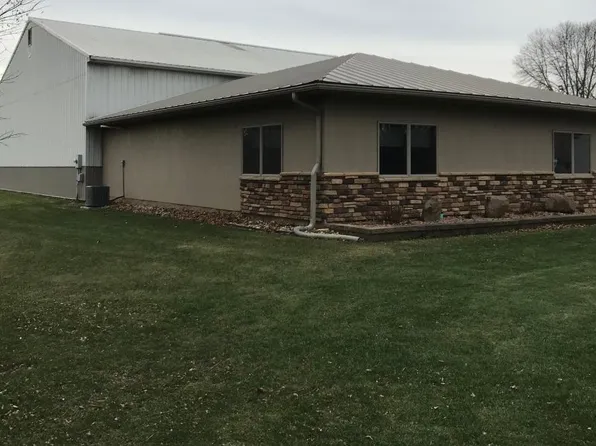 1521 15th St SW, Mason City, IA 50401