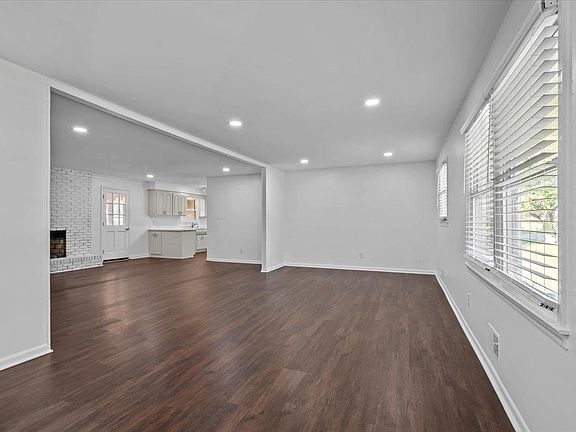 4th image of 102 Hilldale Dr