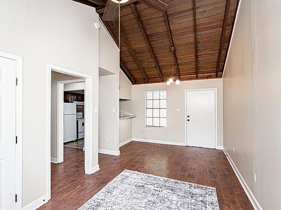 2nd image of 2959-3009 Greenwood Dr #3003