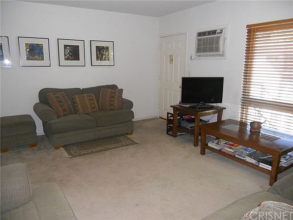 5th image of 22050 Calvert St APT 11