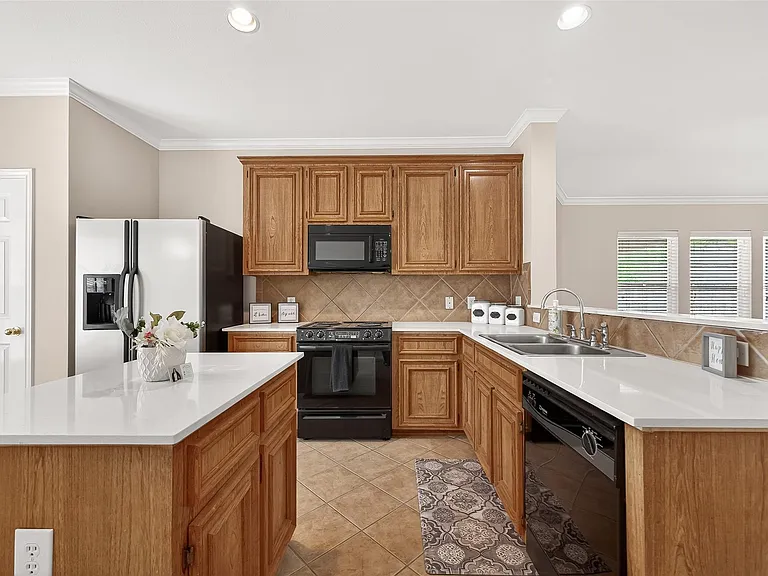 1646 Martin Lake Dr — Photo 14