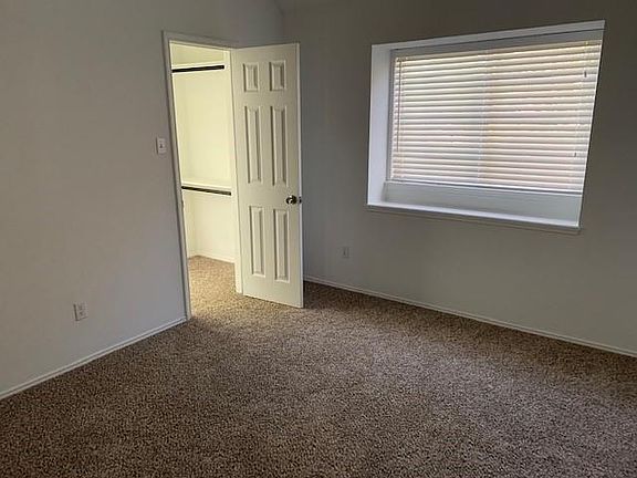 2nd image of 1658 Glenmore Dr