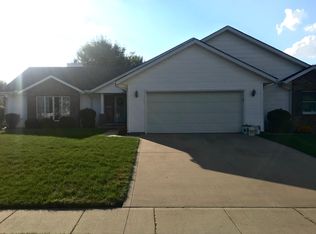 407 Chestnut Dr, Saint Joseph, IL