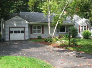 214 Euclid Dr, Fayetteville, NY 13066