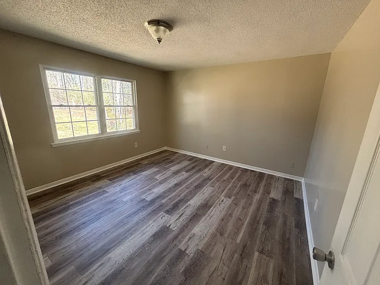 832 Sun Valley Rd — Photo 12