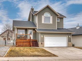 90 S Parklane Dr, Strathmore, AB T1P 1R2