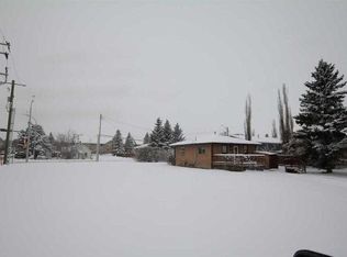 4707 46th St, Sylvan Lake, AB T4S 1N3