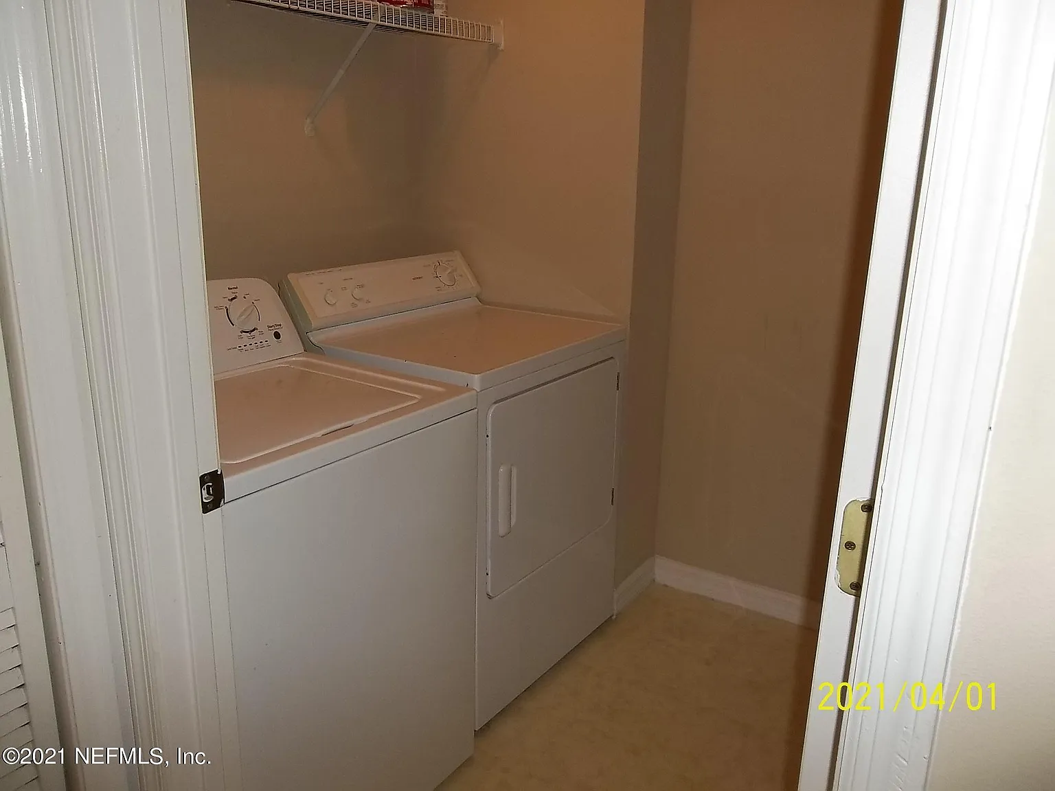 2 bed, 2.0 bath, 1177 sqft, $1,400 — Photo 2