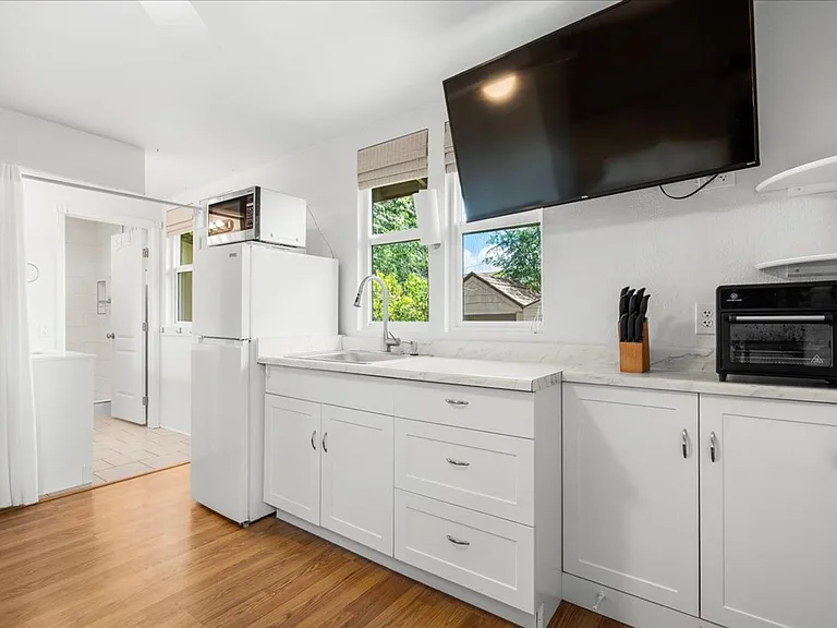 225 Humupea St — Photo 8