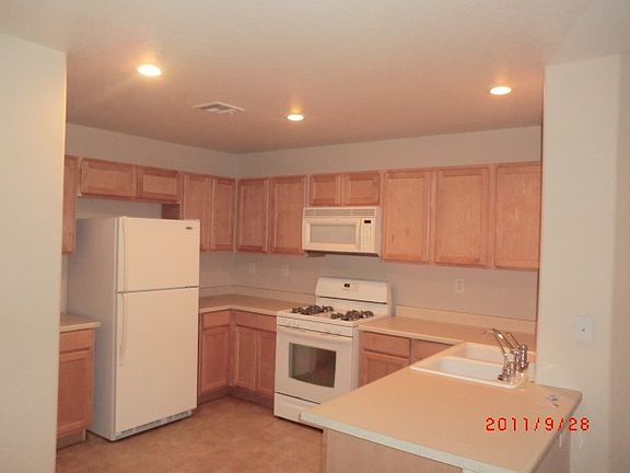 3rd image of 7439 Margollini St