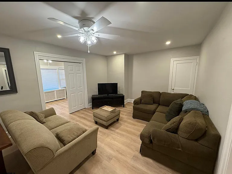 109 N Granville Ave #1 — Photo 7