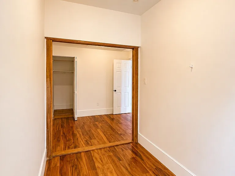 1183 Jefferson Ave #2 — Photo 11