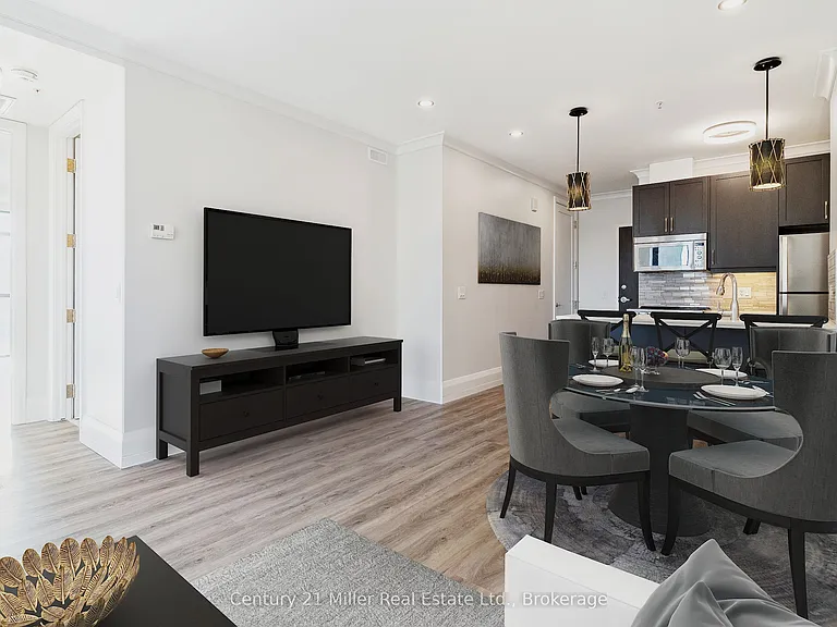 118 King St E #618 — Photo 5