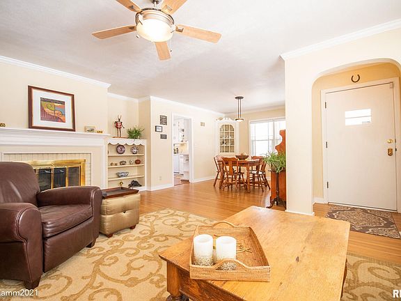 5th image of 505 W Florence Ave