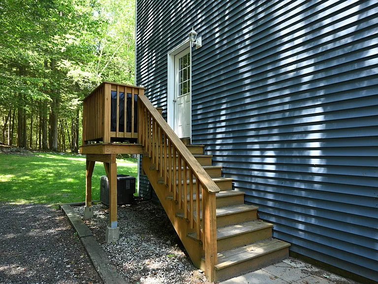 54 Lakeside Dr — Photo 36