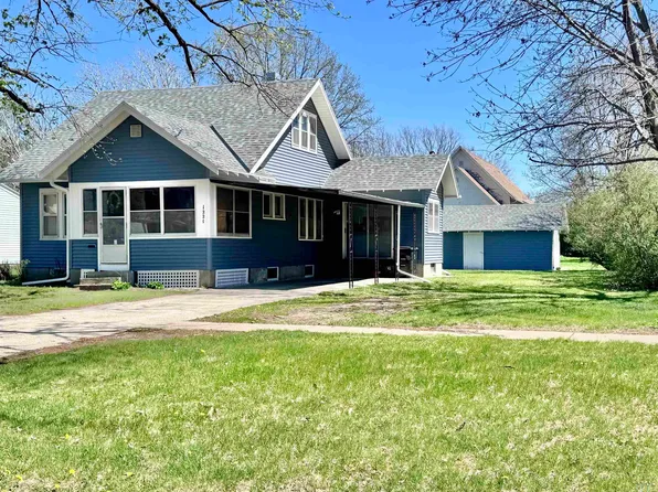 1221 12th St, Onawa, IA 51040