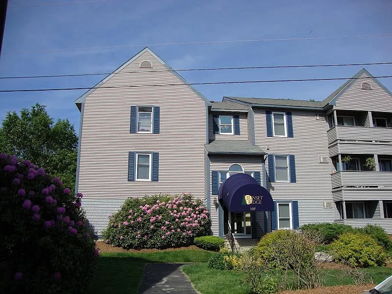 1 bed, 1.0 bath, 633 sqft, $1,647 — Photo 3