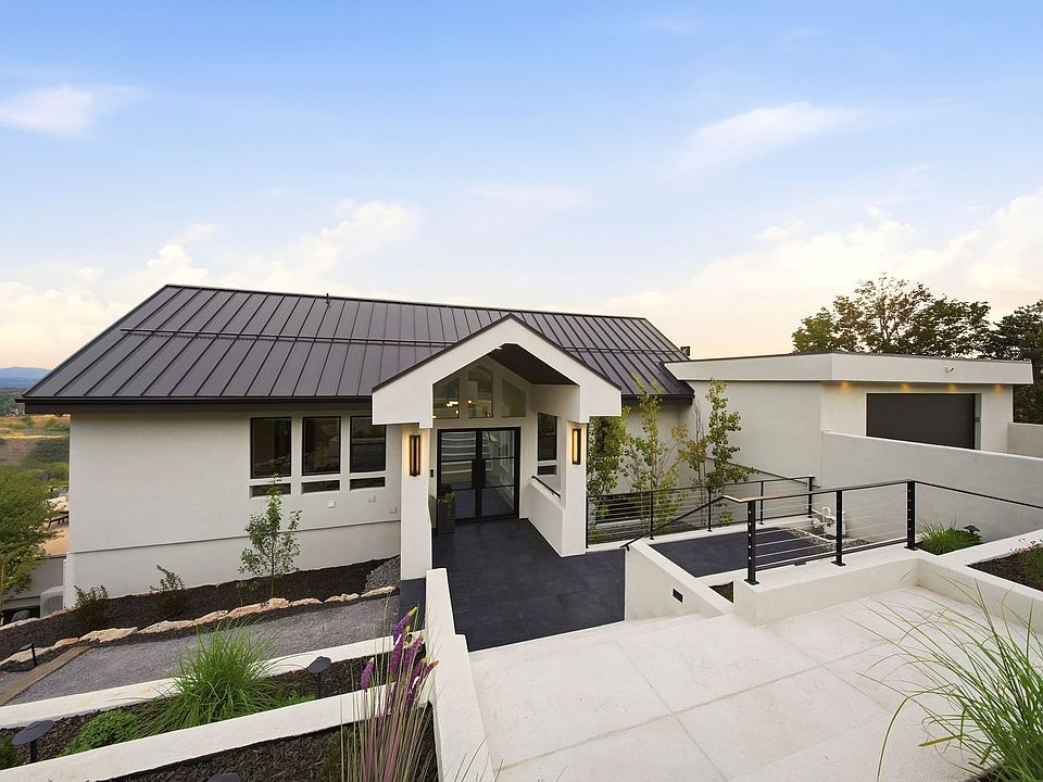 1st image of 2558 S Scenic Dr E
