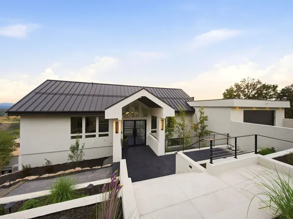2558 S Scenic Dr E, Salt Lake City, UT 84109