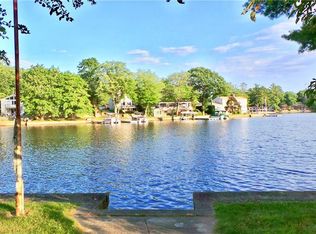 2 Eagle Dr, Coventry, RI 02816