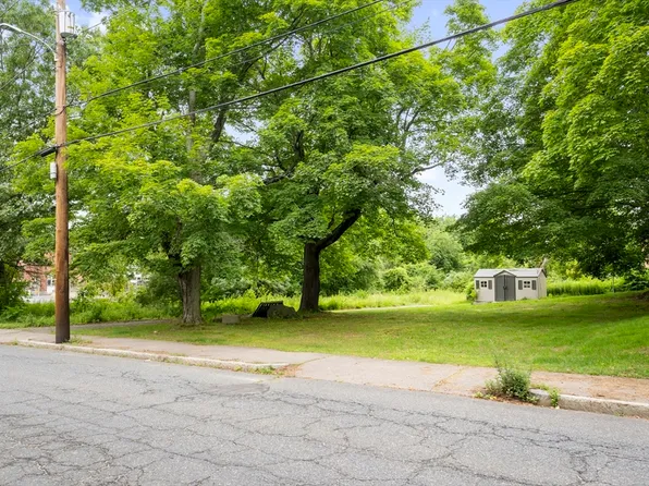 35-35 Whiting St #R, North Attleboro, MA 02760