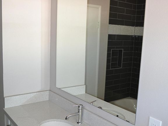 5th image of 1049 E Northview Ave