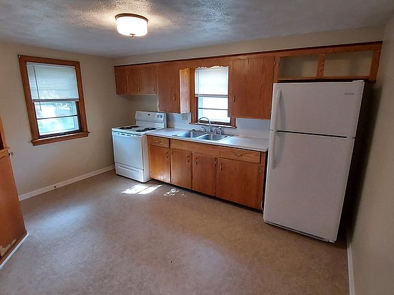 4th image of 313 S Nickel Plate Ave
