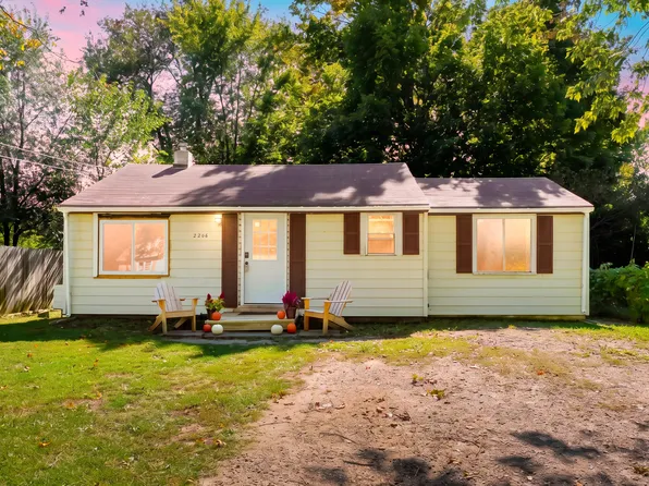 2206 Eckener Dr, Portage, MI 49002