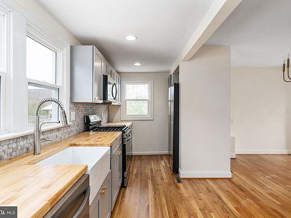 2nd image of 107 Gibson St