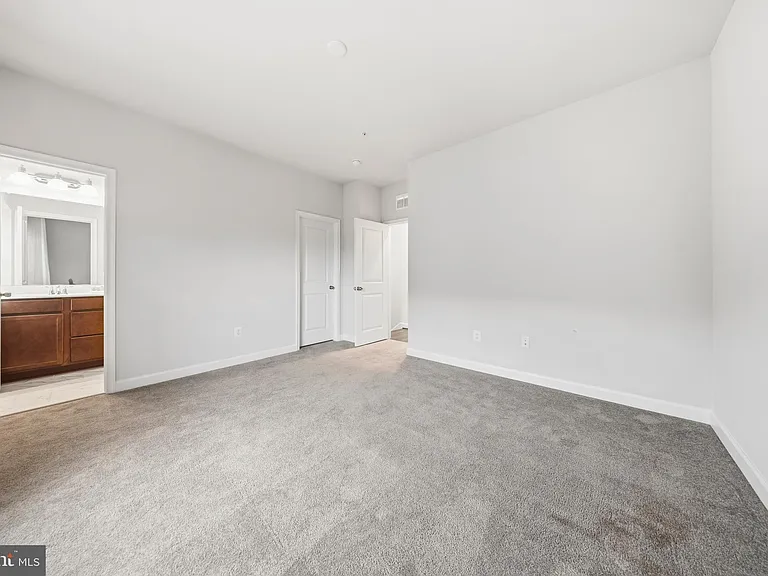 617 Leigh Way — Photo 43