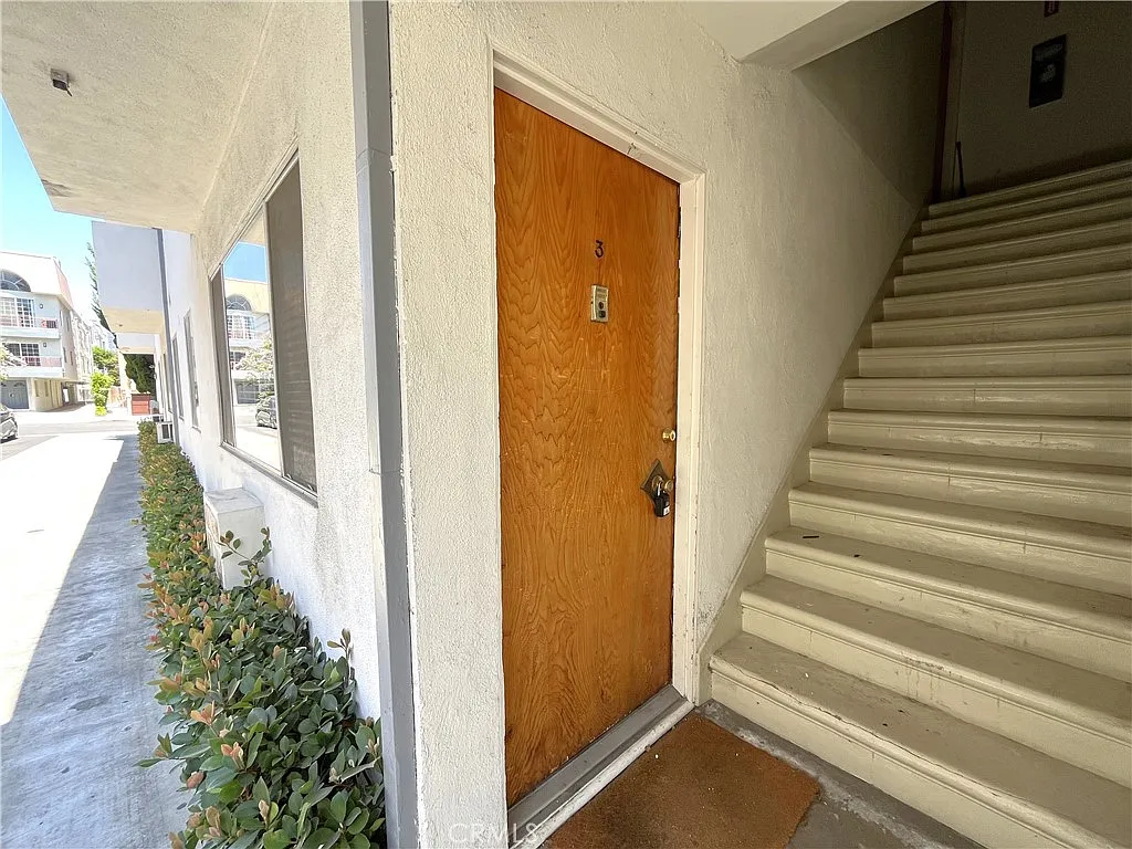 2 bed, 900 sqft, $2,495 — Photo 3