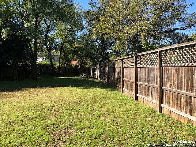 1st image of 958 E Mistletoe Ave