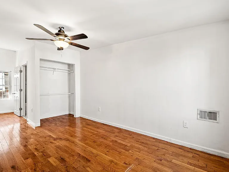 2157 N Franklin St — Photo 12