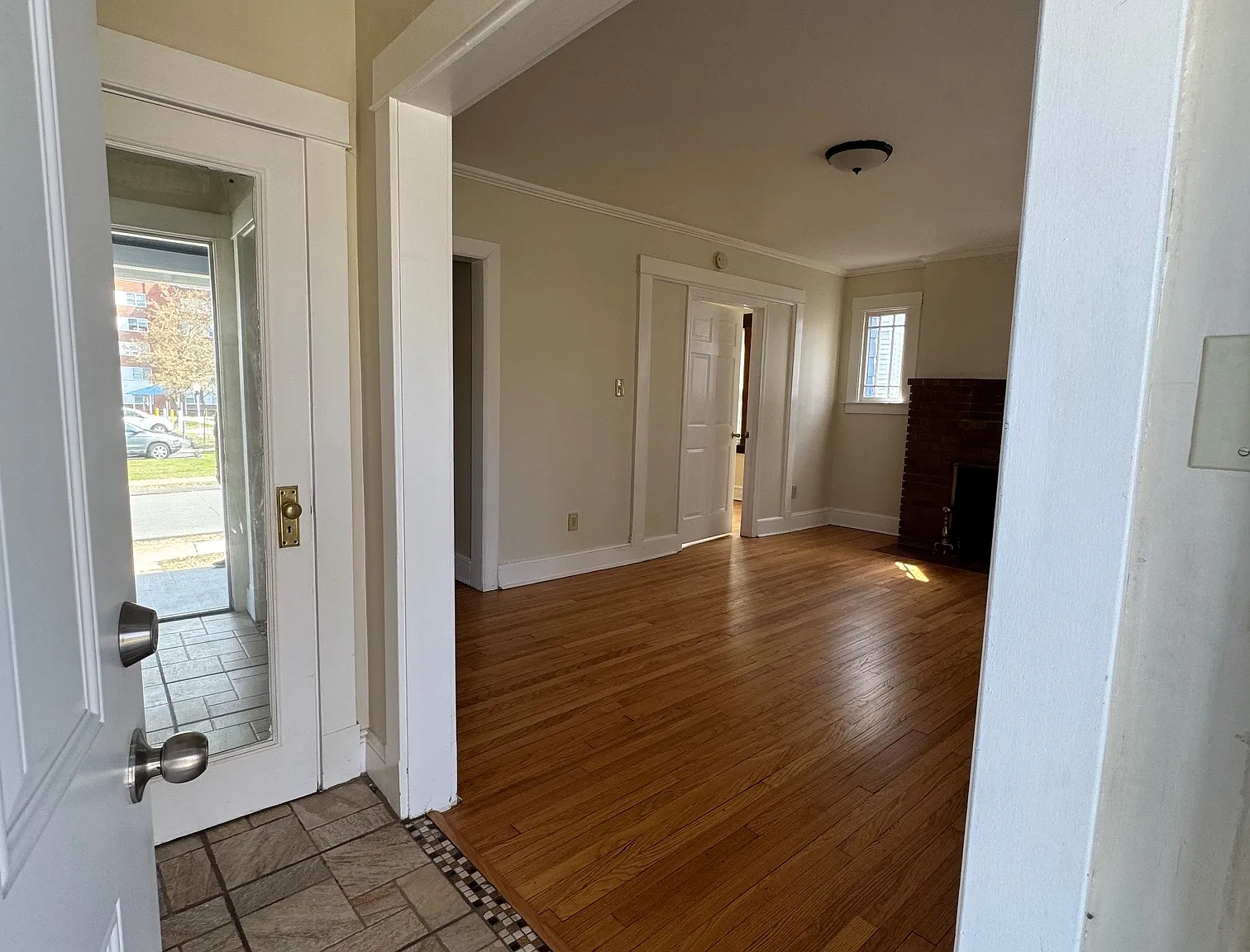 3 bed, $2,300 — Photo 3